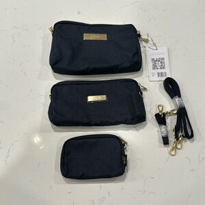 Ju Ju Be be set in Índigo Chromatics